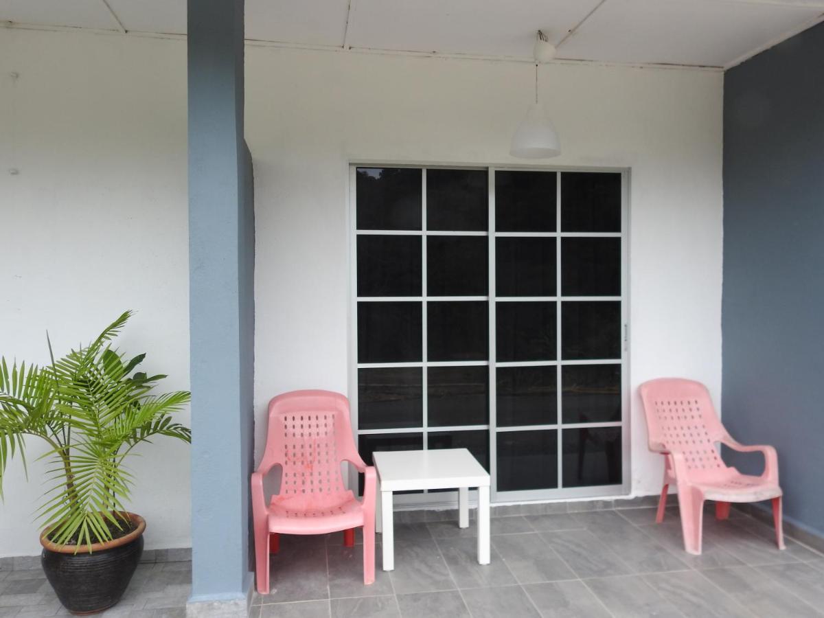 Tebing Guest House Taman Negara Malaysia Kuala Tahan Exterior foto